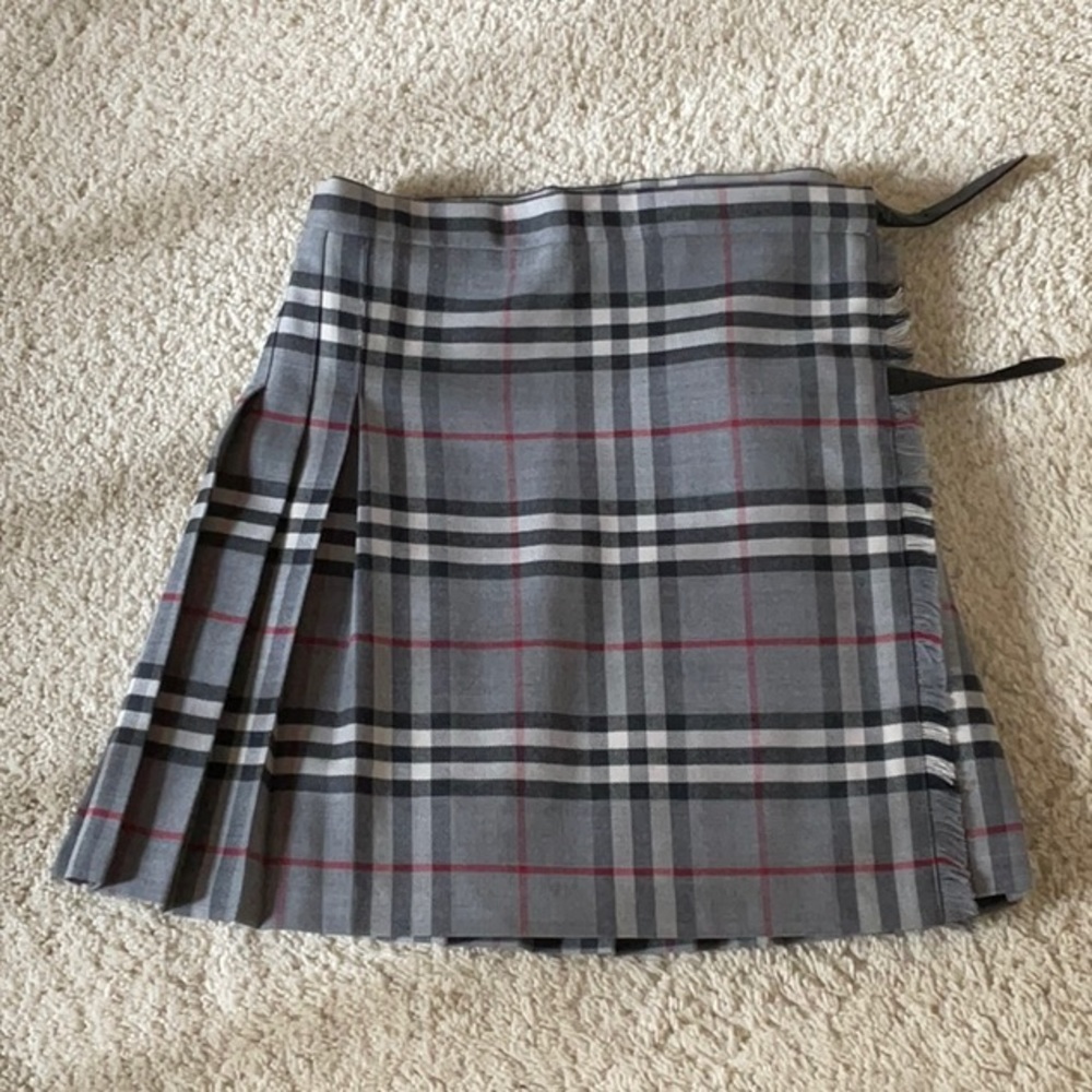 Authentic Burberry Girls Size 6 Wrap Around Skirt Kilt